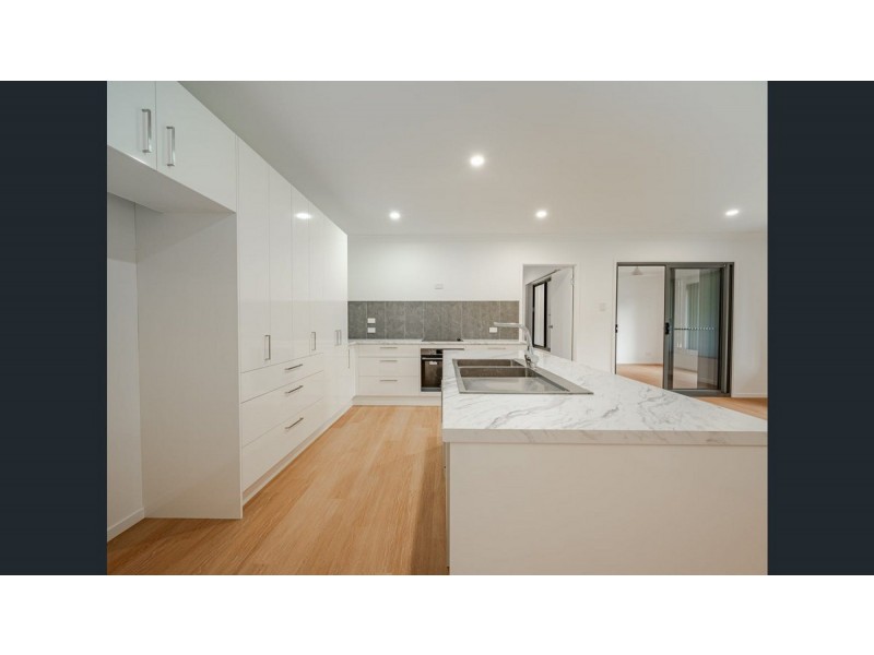 17 Mountain View Crescent, Russell Island QLD 4184