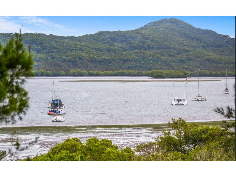 6 Inlet Avenue, Russell Island QLD 4184