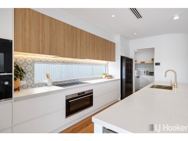 35 Compass Court, Raby Bay QLD 4163