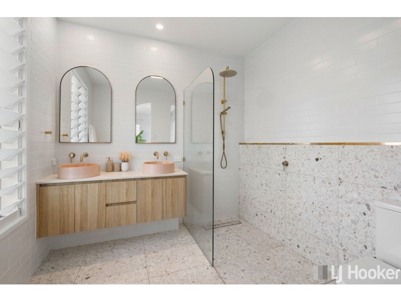 35 Compass Court, Raby Bay QLD 4163