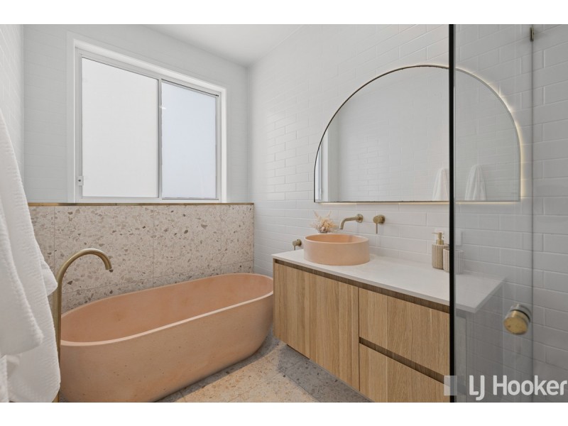 35 Compass Court, Raby Bay QLD 4163