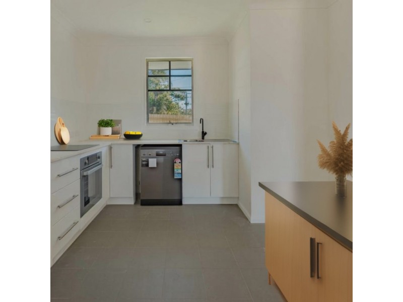 26 Guthrie Street, Russell Island QLD 4184