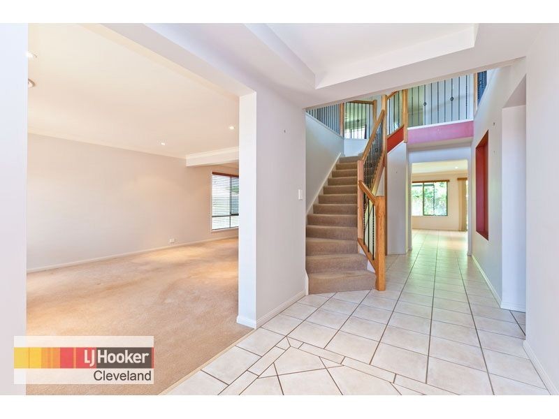 10 Lowe Circuit, Redland Bay QLD 4165