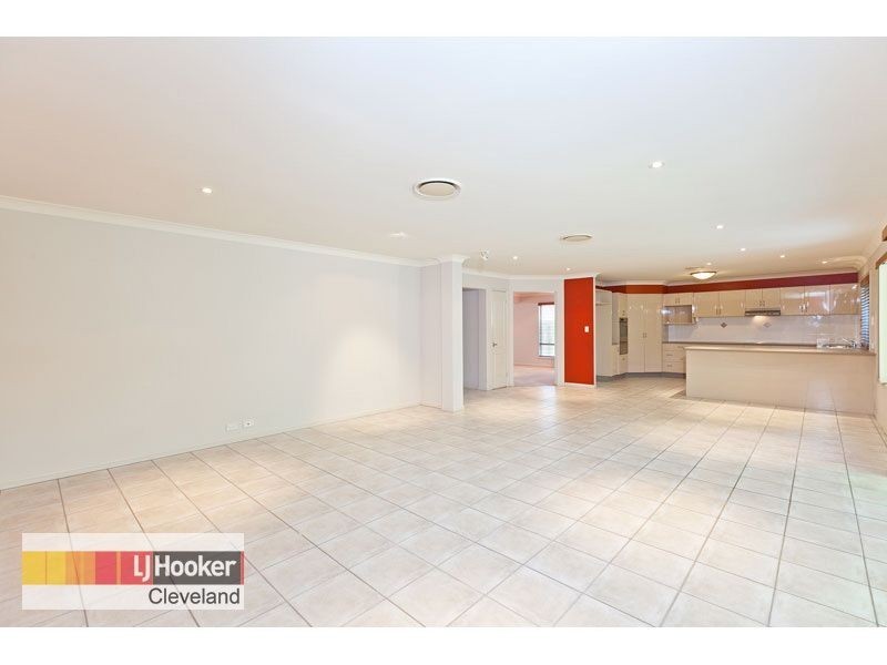 10 Lowe Circuit, Redland Bay QLD 4165