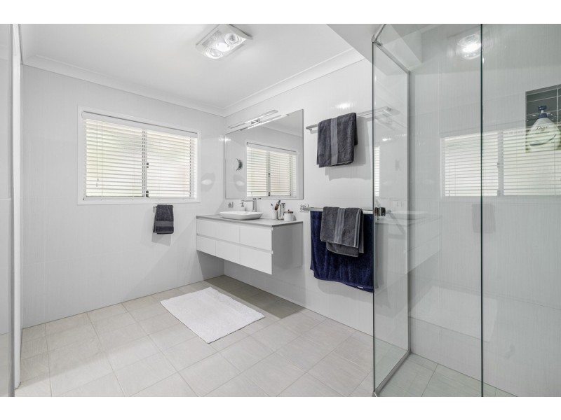 1 Bluebird Court, Thornlands QLD 4164