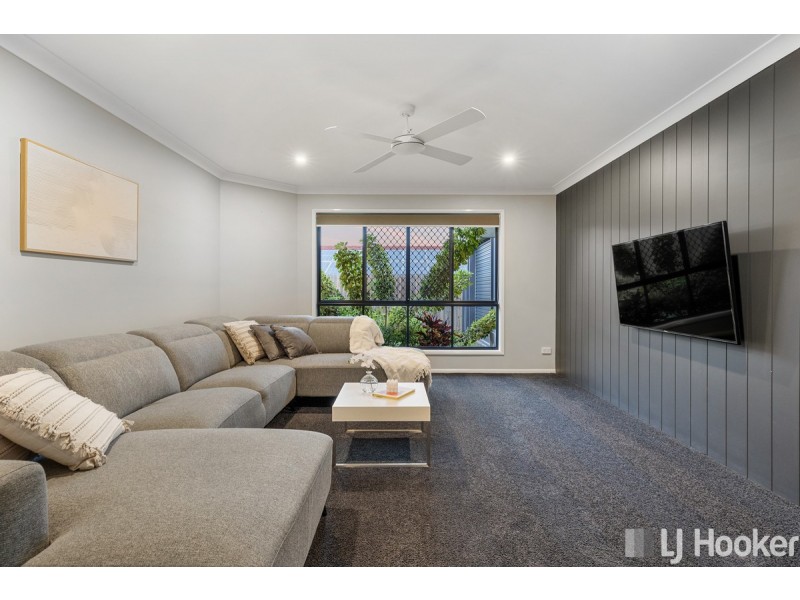 7 Dory Close, Redland Bay QLD 4165