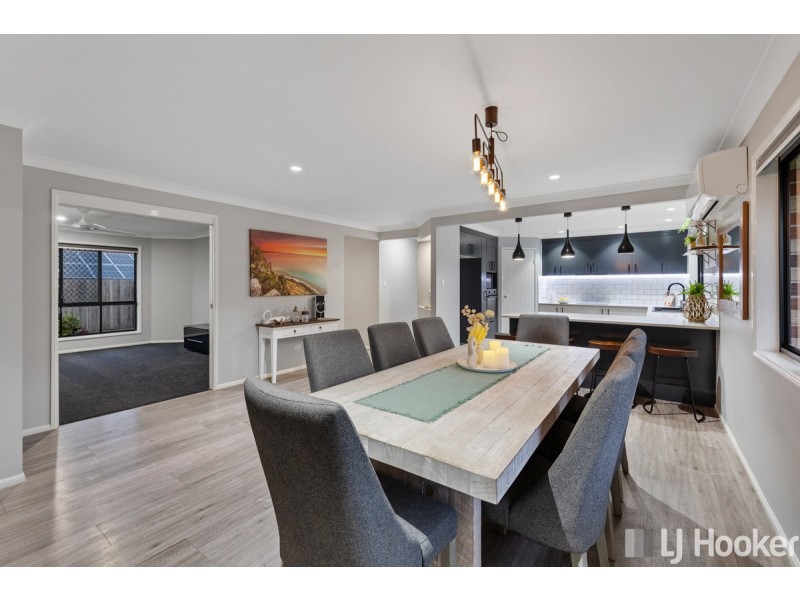 7 Dory Close, Redland Bay QLD 4165