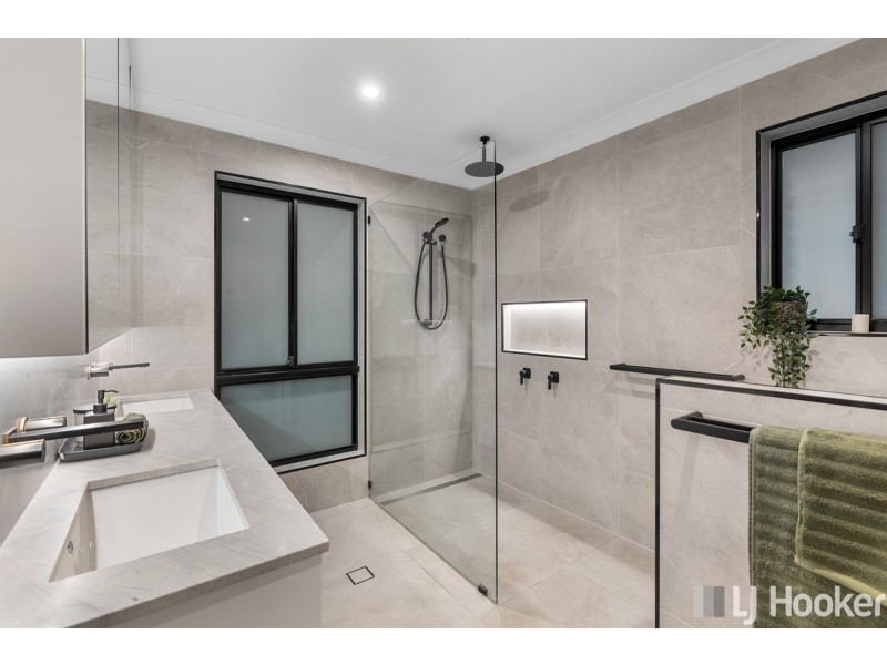 7 Dory Close, Redland Bay QLD 4165