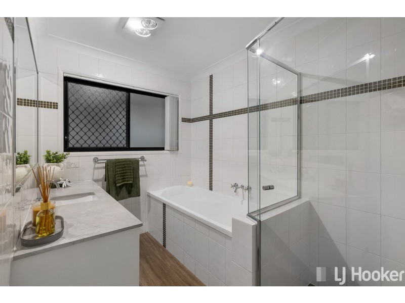 7 Dory Close, Redland Bay QLD 4165