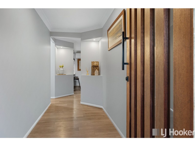 7 Dory Close, Redland Bay QLD 4165