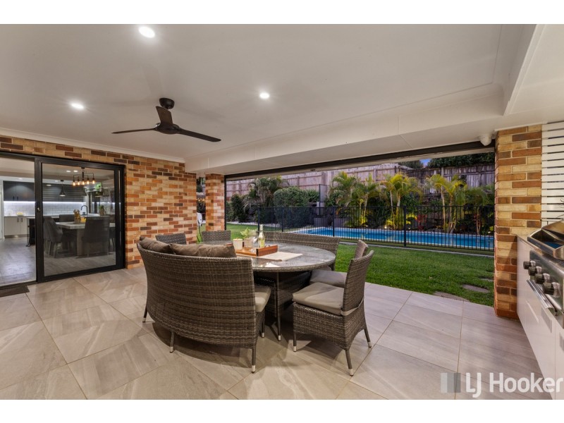 7 Dory Close, Redland Bay QLD 4165