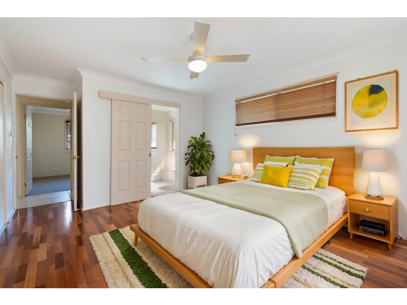 10 Seaholly Crescent, Victoria Point QLD 4165
