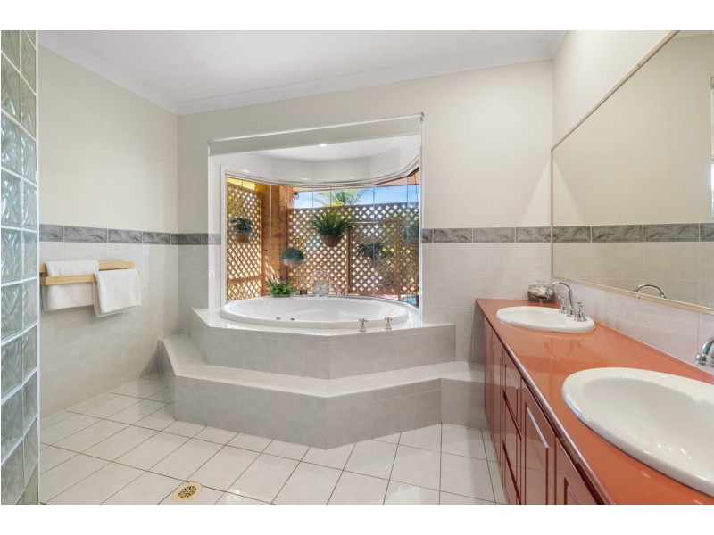 35 Flamingo Crescent, Thornlands QLD 4164