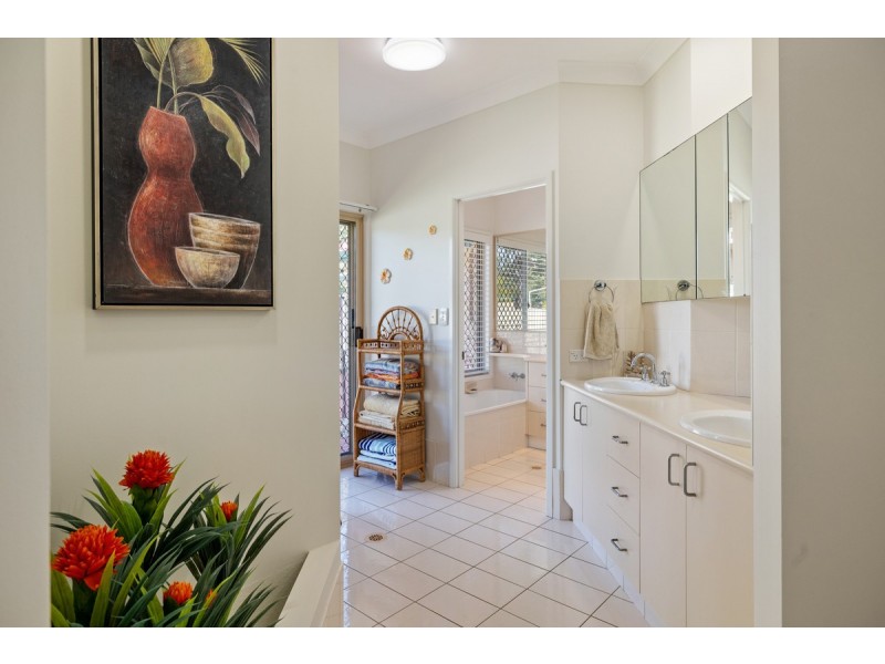 35 Flamingo Crescent, Thornlands QLD 4164