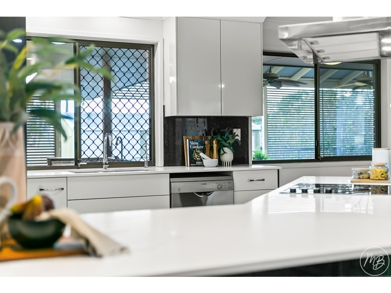 48 Bayford Street, Birkdale QLD 4159