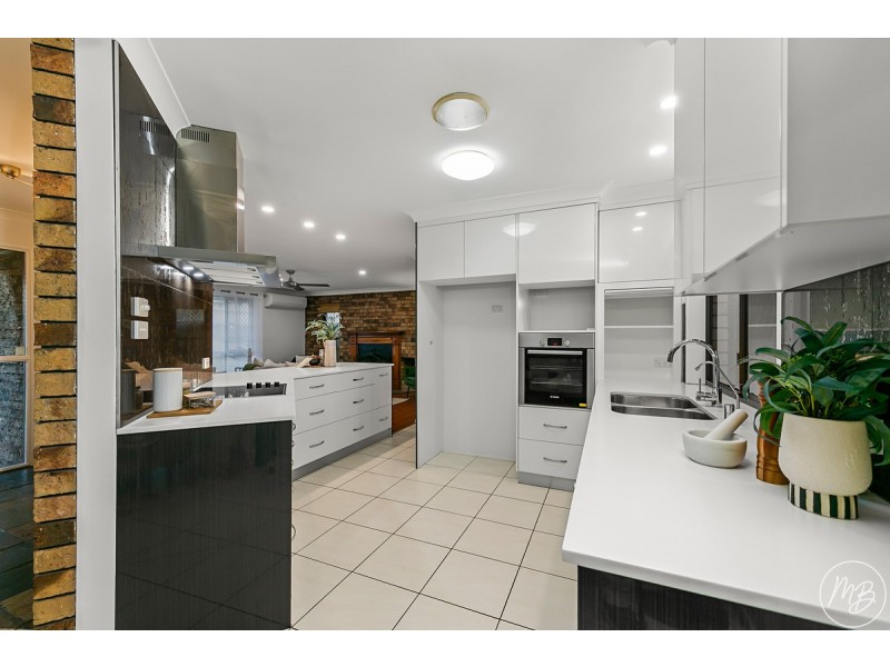 48 Bayford Street, Birkdale QLD 4159