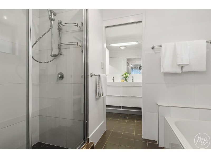 48 Bayford Street, Birkdale QLD 4159