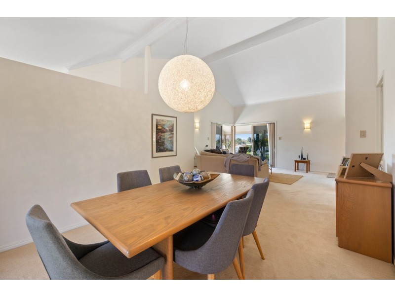 62 Beach Street, Cleveland QLD 4163