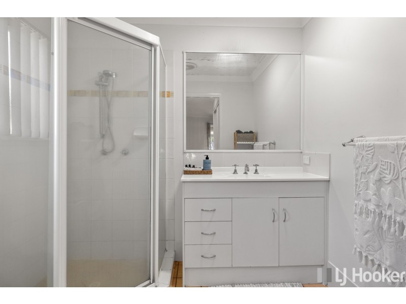 1 Themeda Court, Victoria Point QLD 4165