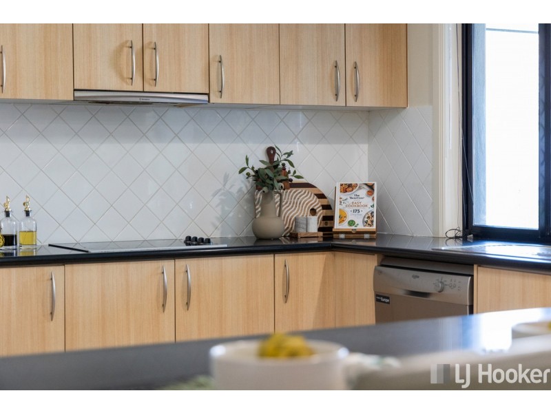 43 Attenborough Circuit, Redland Bay QLD 4165