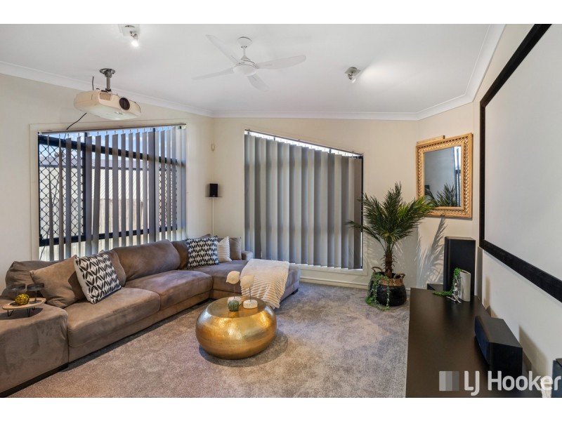 43 Attenborough Circuit, Redland Bay QLD 4165