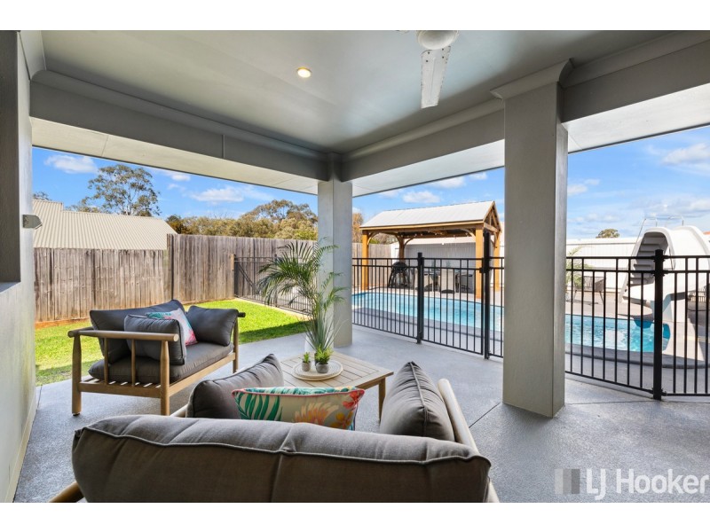 43 Attenborough Circuit, Redland Bay QLD 4165