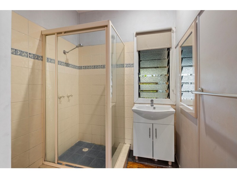 57 Gladstone Street, Coorparoo QLD 4151