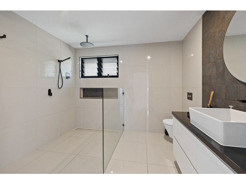 13 Phillip Street, Redland Bay QLD 4165