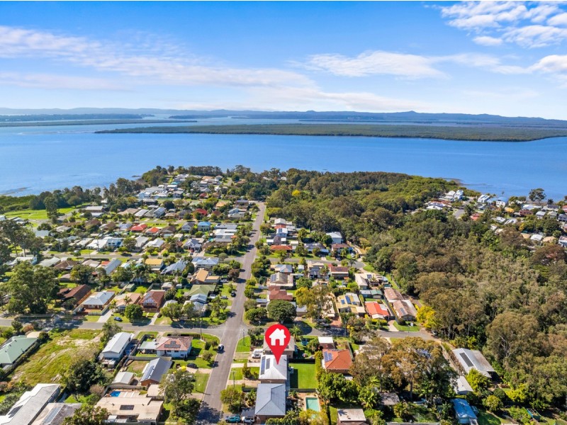 13 Phillip Street, Redland Bay QLD 4165