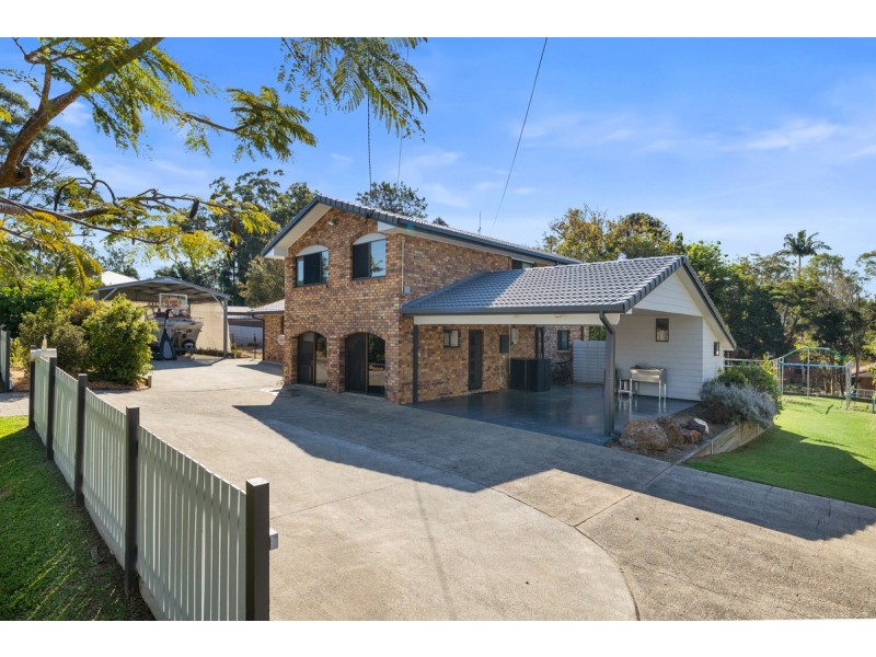 12 Azalea Street, Redland Bay QLD 4165