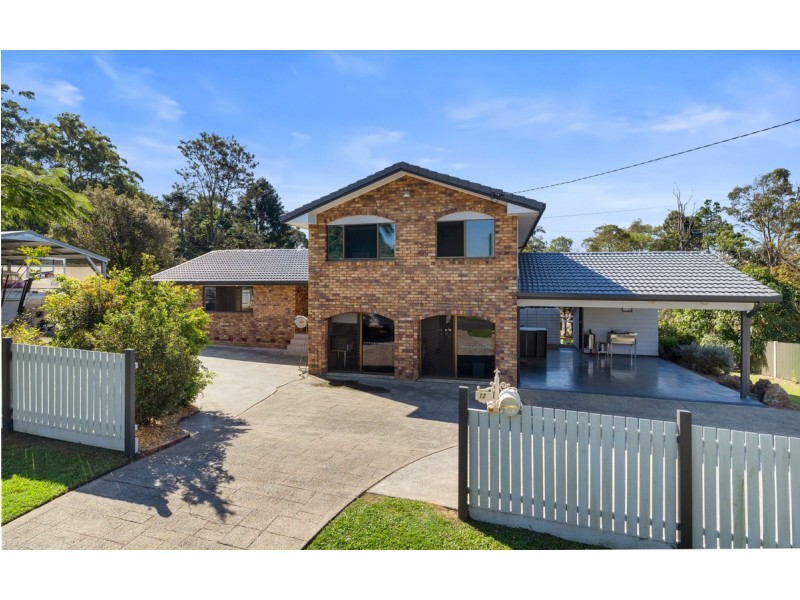 12 Azalea Street, Redland Bay QLD 4165