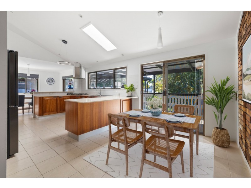 12 Azalea Street, Redland Bay QLD 4165