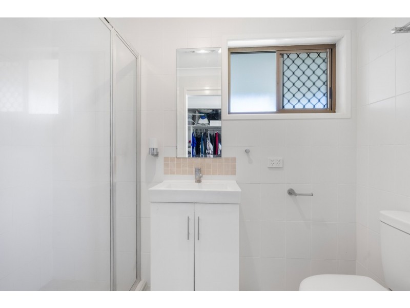 12 Azalea Street, Redland Bay QLD 4165