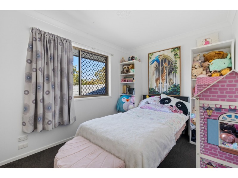 12 Azalea Street, Redland Bay QLD 4165