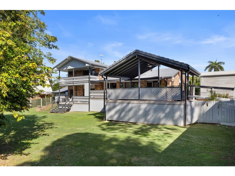 12 Azalea Street, Redland Bay QLD 4165