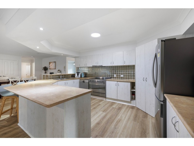 27 Baythorn Drive, Thornlands QLD 4164