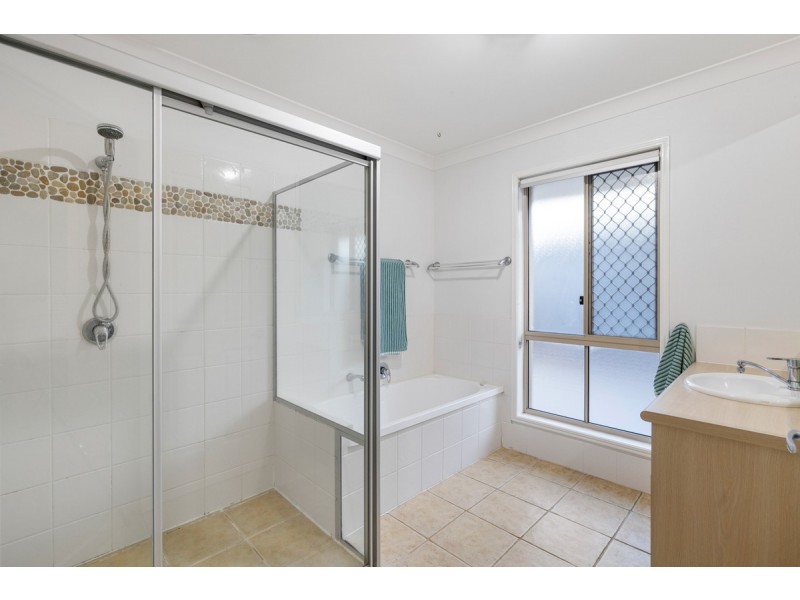 27 Baythorn Drive, Thornlands QLD 4164