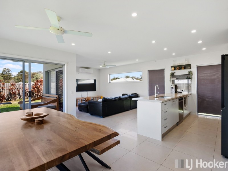 15 Mapleton Crescent, Capalaba QLD 4157