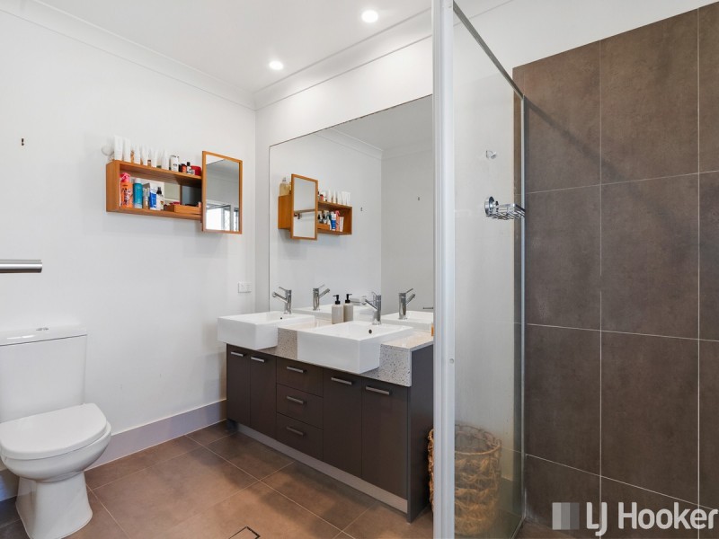 15 Mapleton Crescent, Capalaba QLD 4157