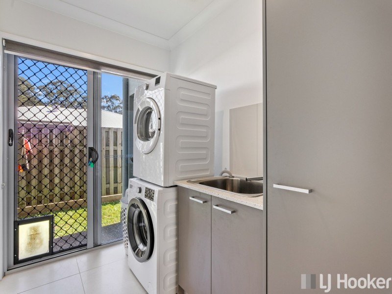 15 Mapleton Crescent, Capalaba QLD 4157