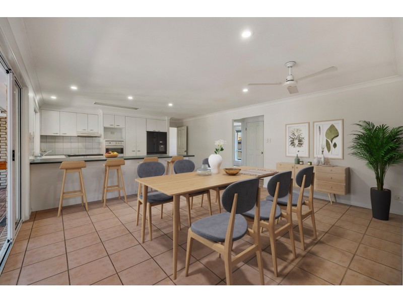 9 Carisbrooke Court, Birkdale QLD 4159