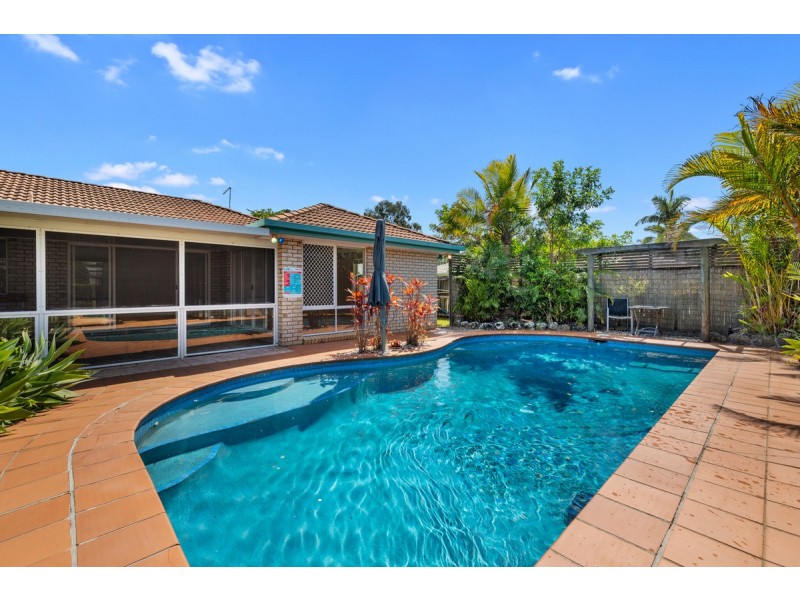 9 Carisbrooke Court, Birkdale QLD 4159