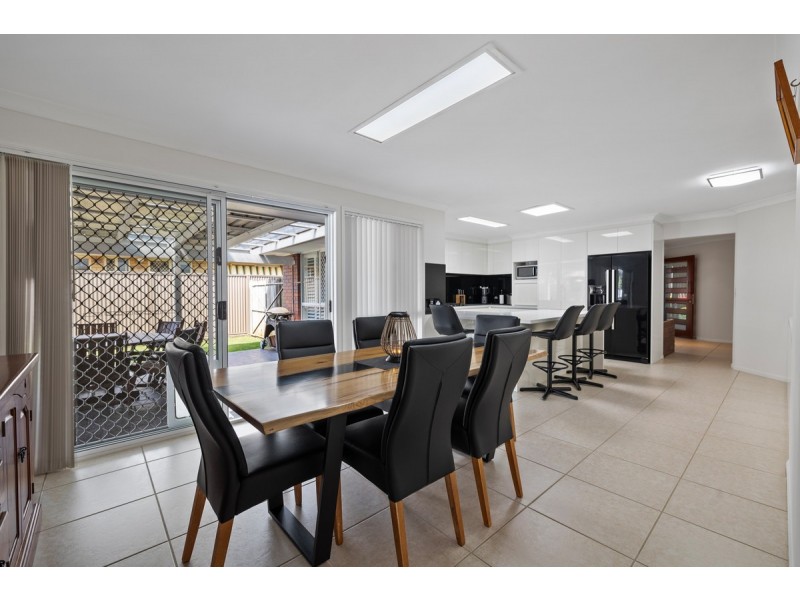 12 Pecan Court, Birkdale QLD 4159