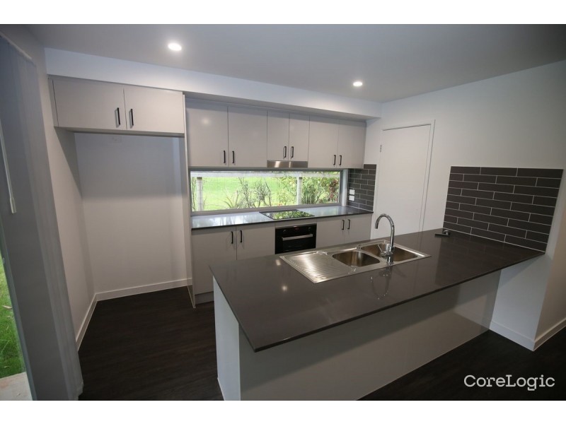 25 Rossi Avenue, Russell Island QLD 4184