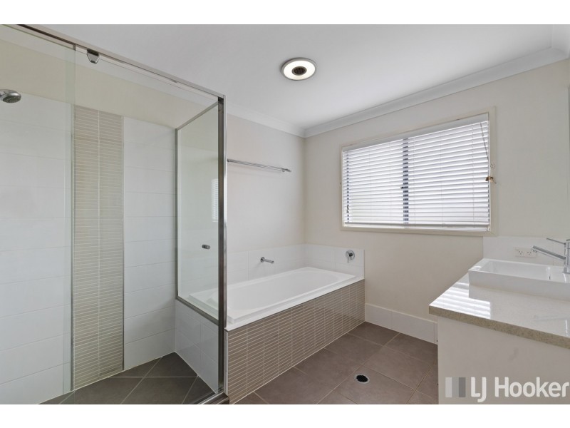 2/18A Nelson Street, Ormiston QLD 4160