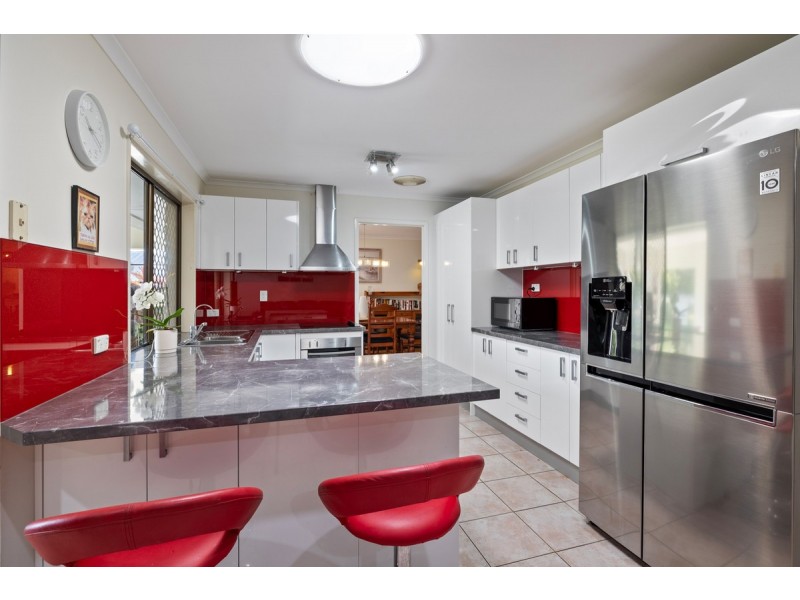 15 Pinewood Street, Capalaba QLD 4157