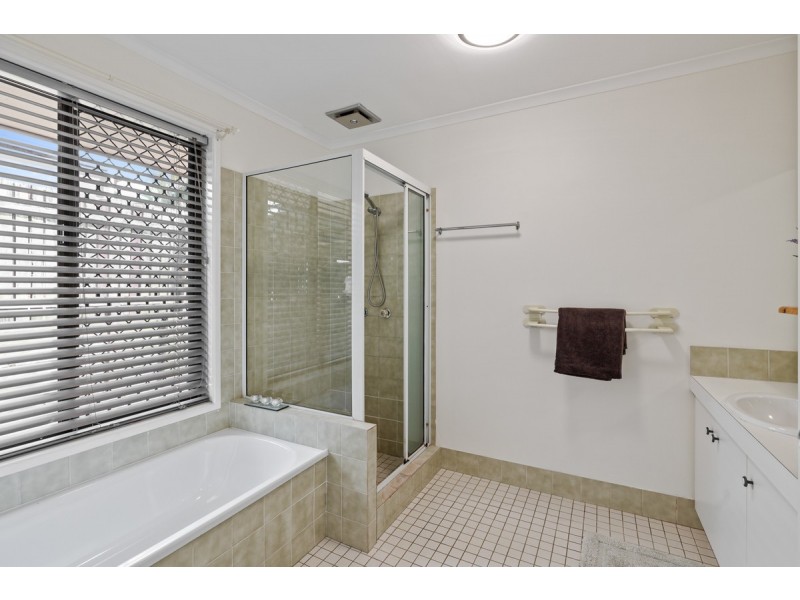 15 Pinewood Street, Capalaba QLD 4157