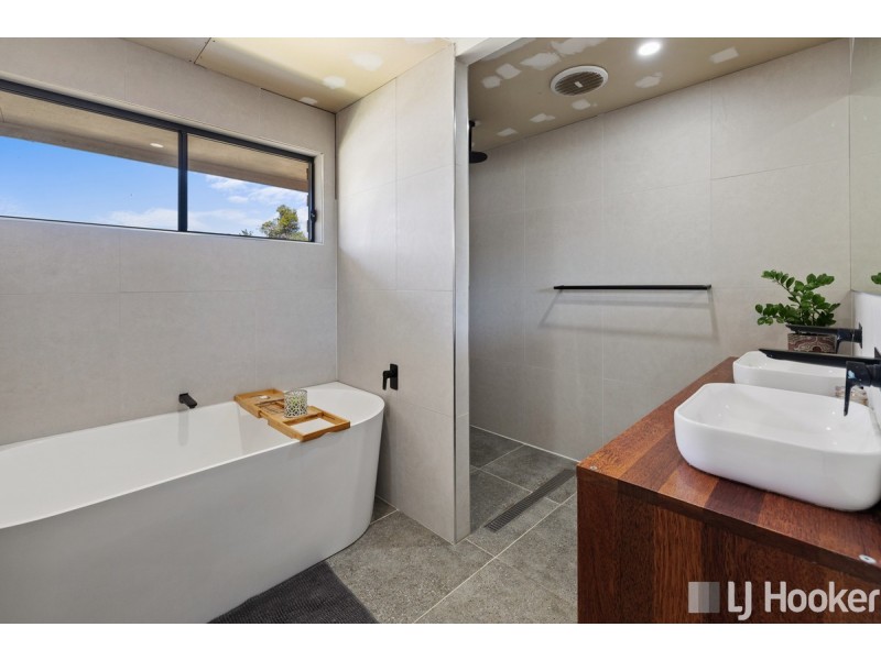 26 Bayford Street, Birkdale QLD 4159