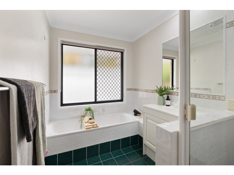 24 Whepstead Avenue, Wellington Point QLD 4160