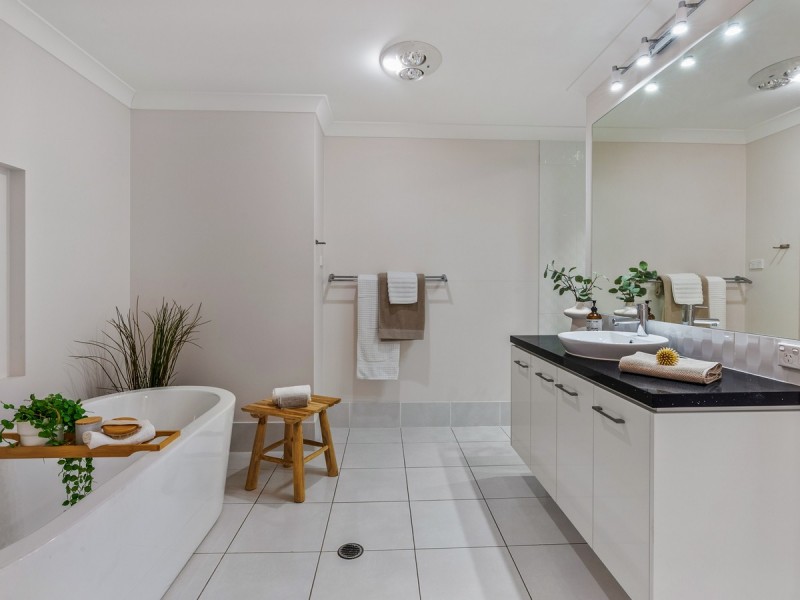 7 Yorston Place, Ormiston QLD 4160